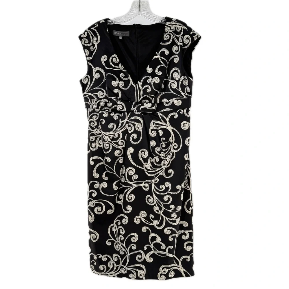 DONNA RICCO New York Black/White Scroll Design Bow Front Sheath Dress Size 12